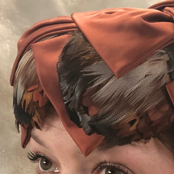 Vintage higbee co. Cleveland festhered hat 1950s - Picture 2 of 3